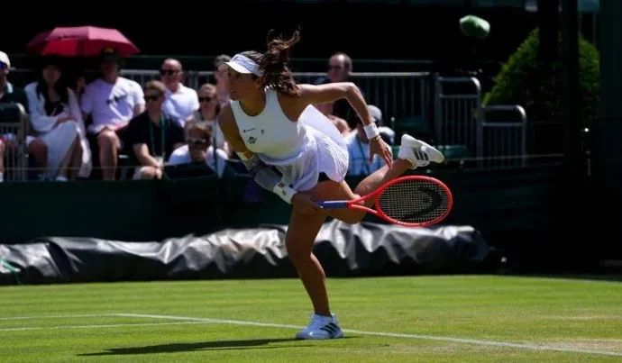 Luisa Stefani disputa semifinal em Wimbledon: saiba onde assistir