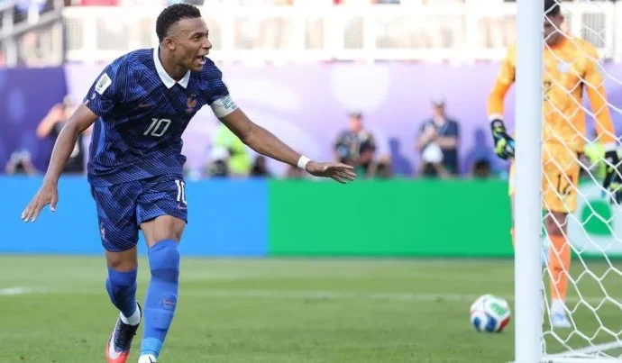 França avança às quartas de final com vitória sobre o Paraguai