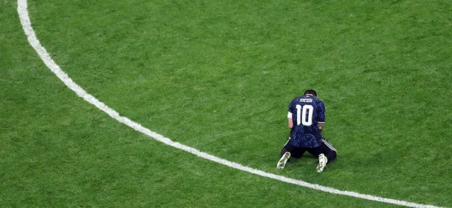 MESSI CELEBRA A CLASSIFICAÇÃO DA ARGENTINA NA FINAL DA COPA DO MUNDO