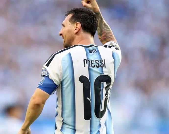 MESSI TENTA IGUALAR RECORDE DE FONTAINE; VEJA QUANTOS GOLS FALTAM