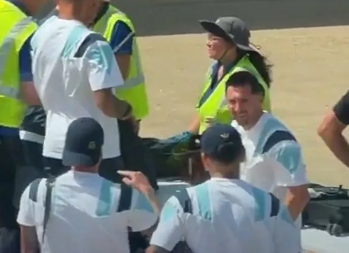 ARGENTINA: REAÇÃO DE MESSI EM INSPEÇÃO DE SEGURANÇA NO AEROPORTO ARGENTINA: REAÇÃO DE MESSI EM INSPEÇÃO DE SEGURANÇA NO AEROPORTO