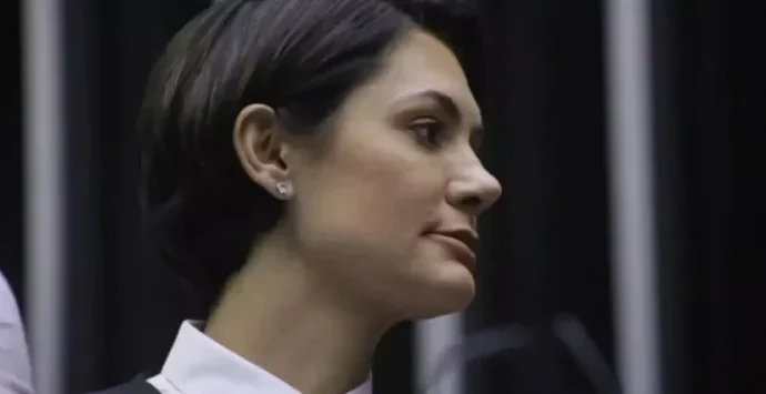 Michelle Bolsonaro informa evolução na saúde de Jair Bolsonaro