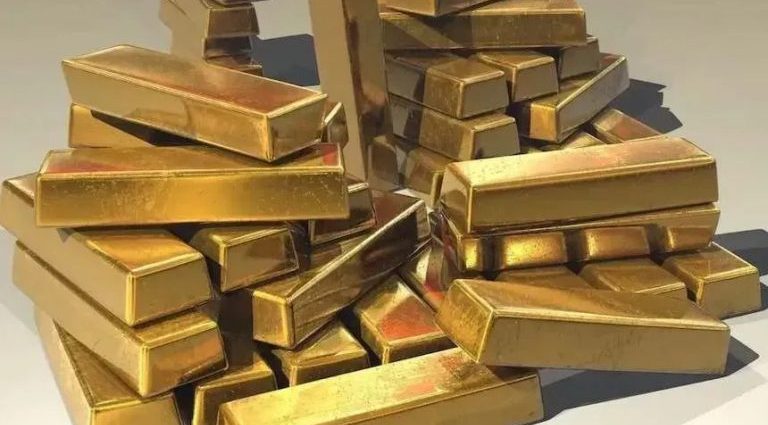 Ouro registra alta após dados de inflação dos EUA surpreenderem
