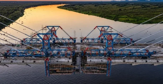 Ponte da Rota Bioceânica deve conectar Brasil e Paraguai nesta semana Ponte da Rota Bioceânica deve conectar Brasil e Paraguai nesta semana