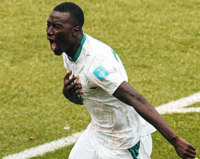 CRAQUE DE SENEGAL ANUNCIA DESISTÊNCIA DA SELEÇÃO COM COMISSÃO ATUAL