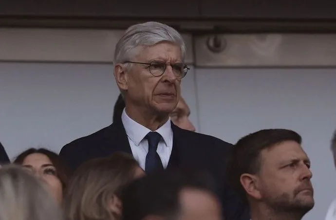 FRANÇA É FAVORITA NA COPA, MAS WENGER DESTACA ESPANHA COMO RIVAL FRANÇA É FAVORITA NA COPA, MAS WENGER DESTACA ESPANHA COMO RIVAL