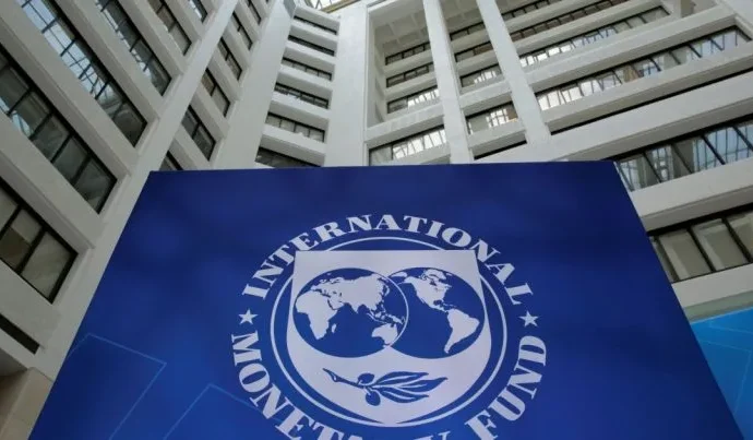 FMI Revisita Projeções para o PIB da China com Novas Perspectivas