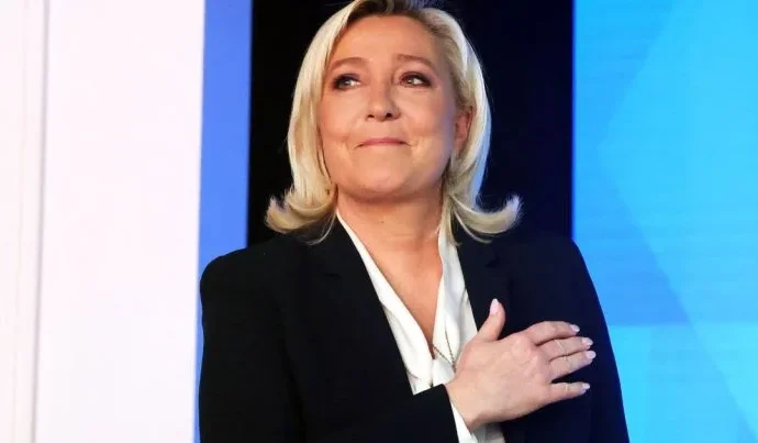 Marine Le Pen Anuncia Candidatura à Presidência da França Após Redução de Inelegibilidade