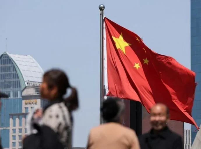 Estatais Chinesas Investem Quase US$ 9 Bilhões para Apoiar Mercado de Ações