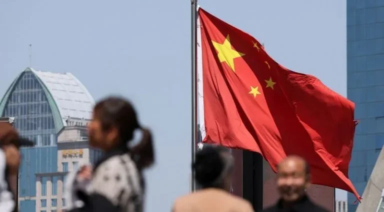 Estatais Chinesas Investem Quase US$ 9 Bilhões para Apoiar Mercado de Ações Estatais Chinesas Investem Quase US$ 9 Bilhões para Apoiar Mercado de Ações