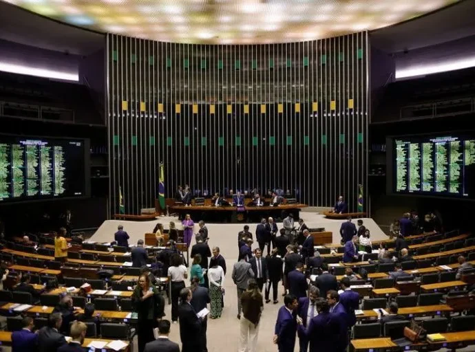 Câmara dos Deputados discute PL da Misoginia com urgência aprovada