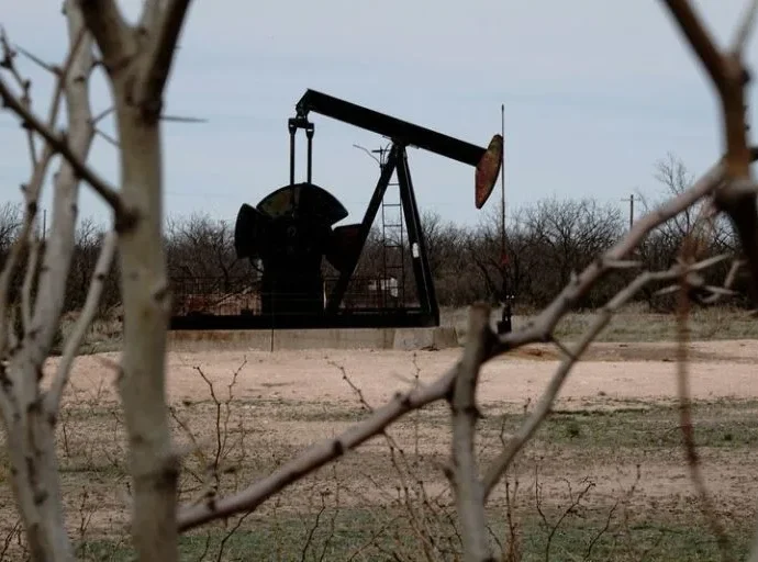Aumento nos Preços do Petróleo e Queda nos Títulos Públicos Marcam Mercado Financeiro