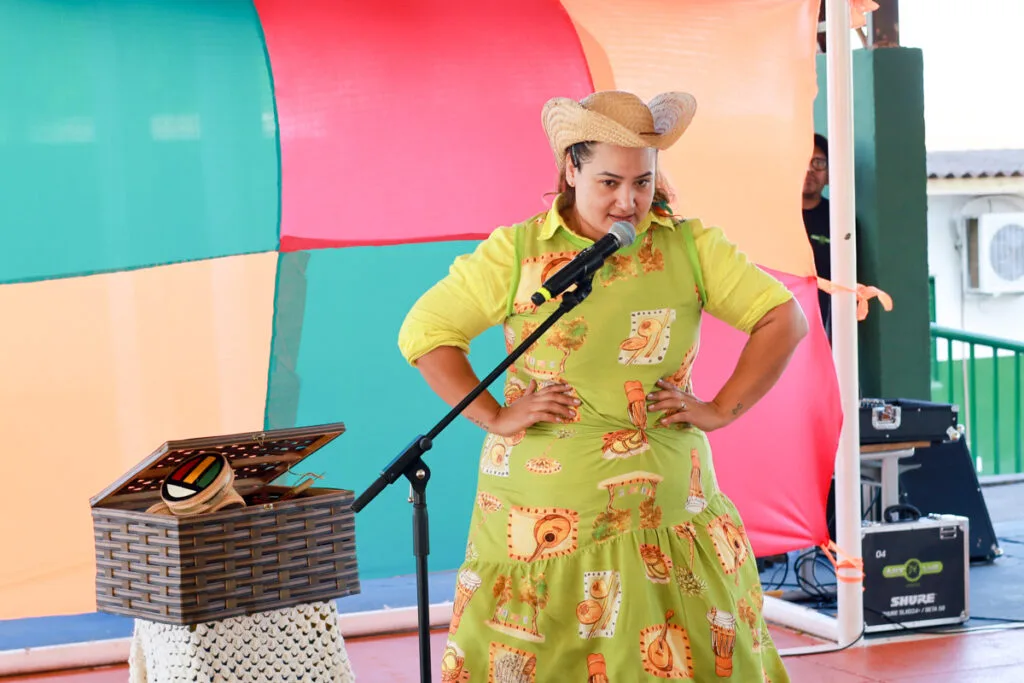 Contação de histórias encanta crianças de Escola Municipal em Bonito durante o Festival