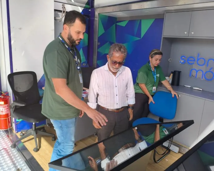 SEBRAE MÓVEL CHEGA A CASTILHO COM ATENDIMENTO E EXPERIÊNCIAS DIGITAIS