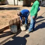 Três Lagoas intensifica limpeza de bueiros para melhorar escoamento da água das chuvas