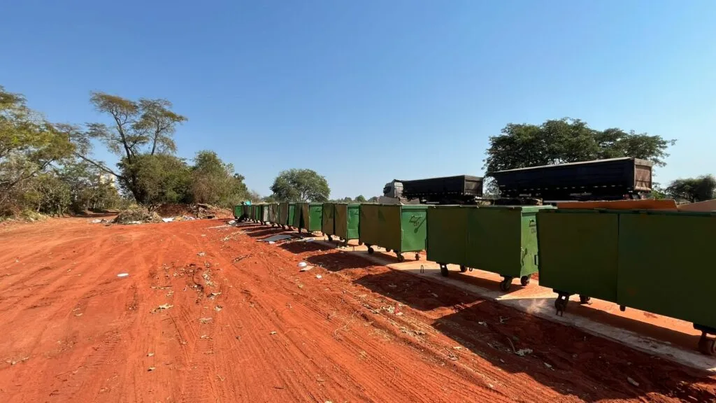 Três Lagoas instala 12 novos contêineres para coleta de lixo nas entradas de ranchos