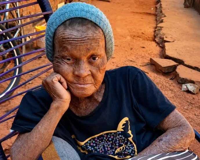 Castilho presta homenagem a dona Lourdes Fátima, mãe do Fi