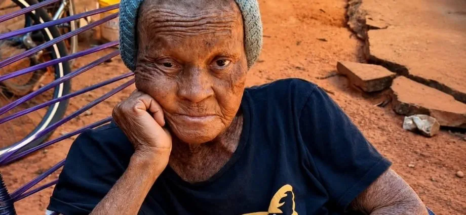 Castilho presta homenagem a dona Lourdes Fátima, mãe do Fi