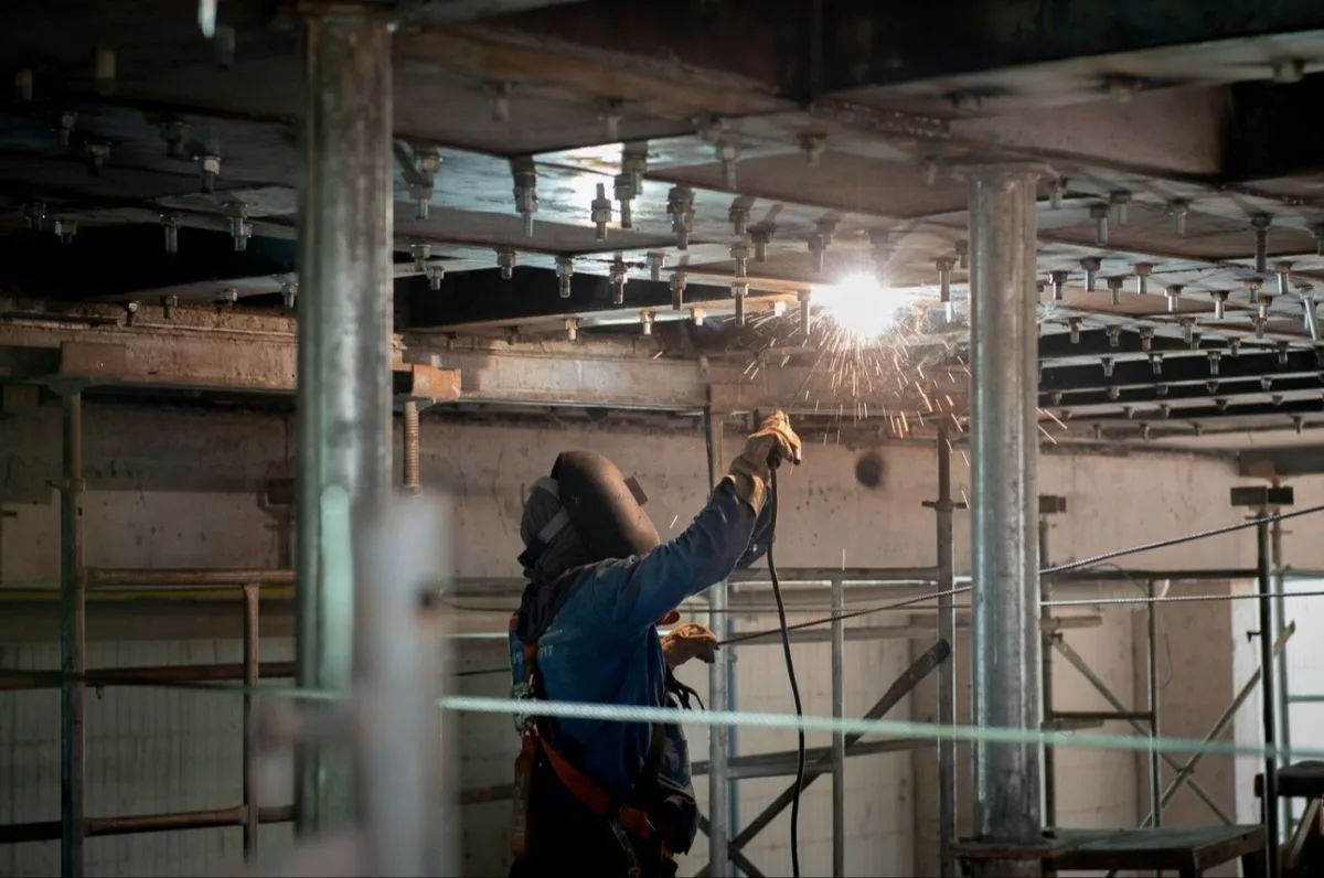 Desaceleração na Indústria da Construção e Emprego Resiliente