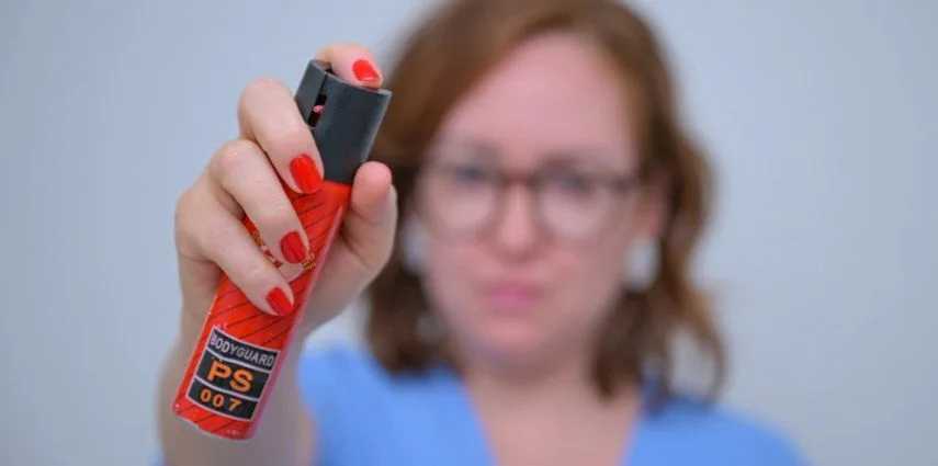 Lei libera spray de pimenta para mulheres no Brasil; veja quem pode comprar e quais são as regras Lei libera spray de pimenta para mulheres no Brasil; veja quem pode comprar e quais são as regras