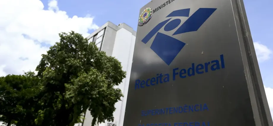 Arrecadação federal alcança R$ 289,3 bilhões em julho de 2026 Arrecadação federal alcança R$ 289,3 bilhões em julho de 2026