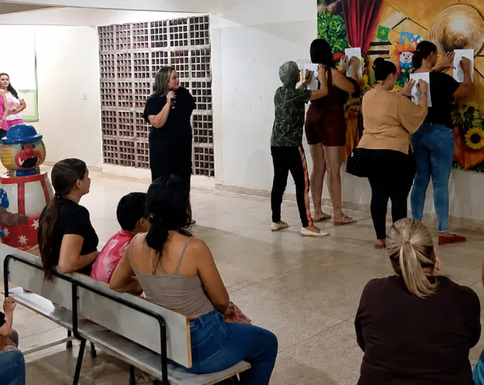 PSICÓLOGA ORIENTA PAIS SOBRE SINAIS DE VIOLÊNCIA E BULLYING