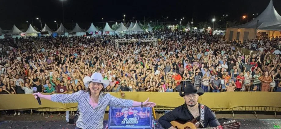 Mayck & Lyan celebram os 73 anos de Castilho em noite de
