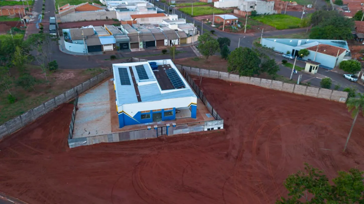 UBS DR. ANTÔNIO CONSTRUÇÃO COM PRAÇA E JARDINS EM CASTILHO