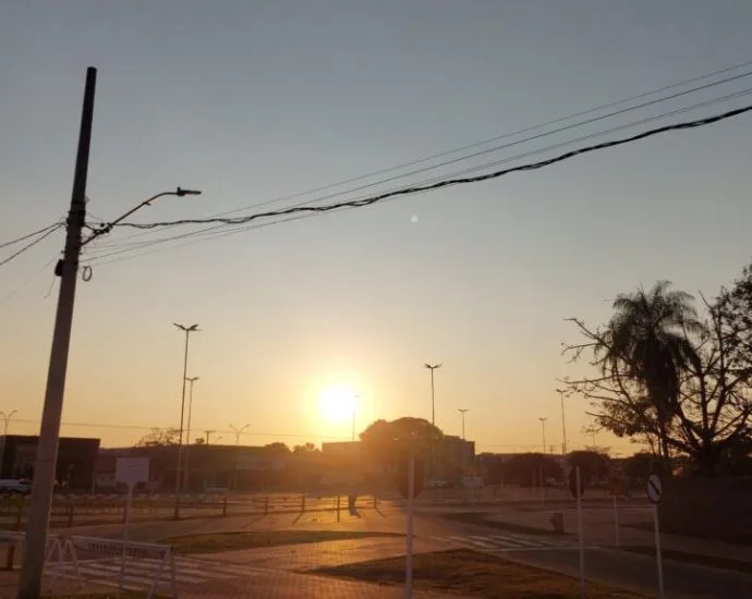 Frente fria traz chuva e temporais para Três Lagoas nesta quarta-feira