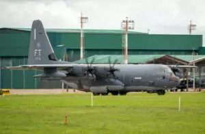 Avião militar dos EUA na Base Aérea de Campo Grande está ligado a operação contra Maduro