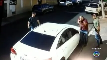 Julgamento de dois réus por tiroteio em Olímpia ocorre nesta quinta-feira Morre ex-policial militar baleado durante tiroteio em Olímpia