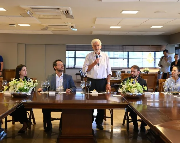 Cesar Callegari destaca potencial do Comitê Empresa-Escola em visita a Campo Grande