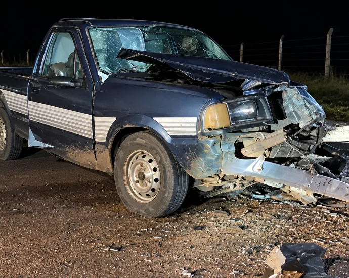 Acidente na BR-262 resulta em morte de motorista e feridos