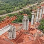 Início da Instalação das Vigas da Ponte Ferroviária em Inocência