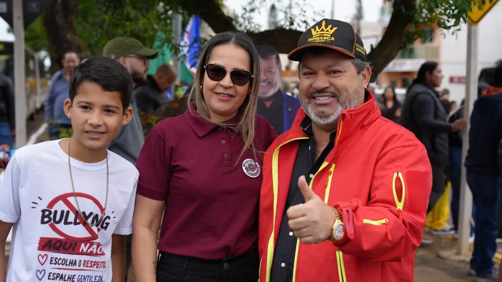 Carlos Bernardo prestigia desfile cívico em Ponta Porã e destaca participação popular no 7 de Setembro