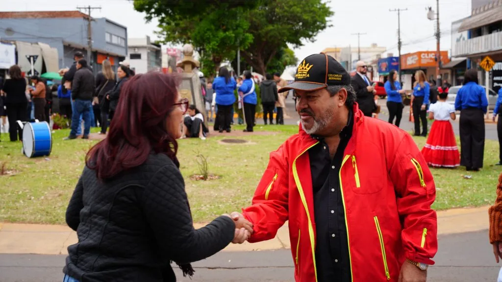 Carlos Bernardo prestigia desfile cívico em Ponta Porã e destaca participação popular no 7 de Setembro