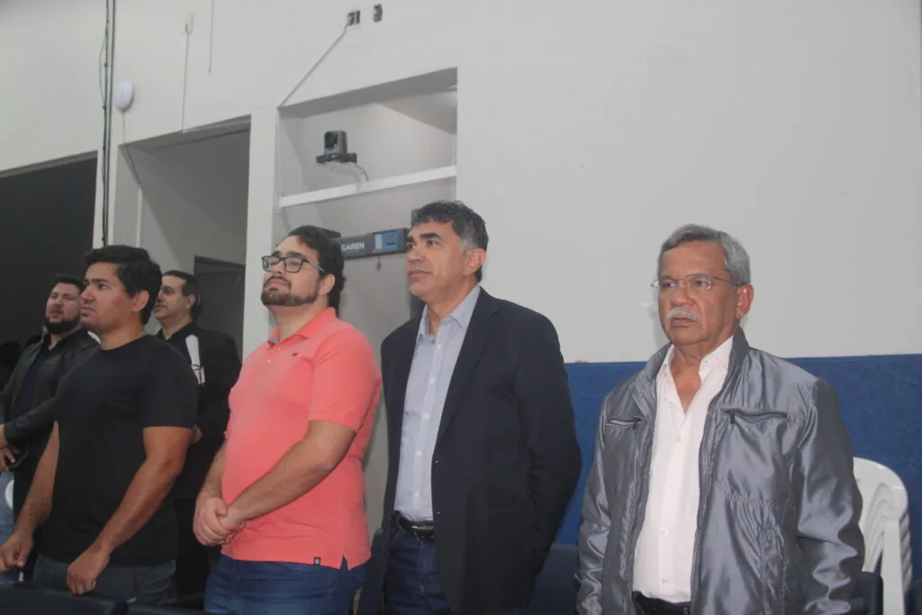 Câmara Municipal de Três Lagoas homenageia personalidades com Diploma de Mérito Legislativo Câmara Municipal celebra histórias e homenageia quem fez a diferença em Três Lagoas