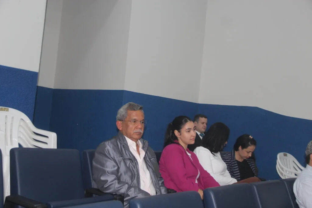 Câmara Municipal de Três Lagoas homenageia personalidades com Diploma de Mérito Legislativo Câmara Municipal celebra histórias e homenageia quem fez a diferença em Três Lagoas