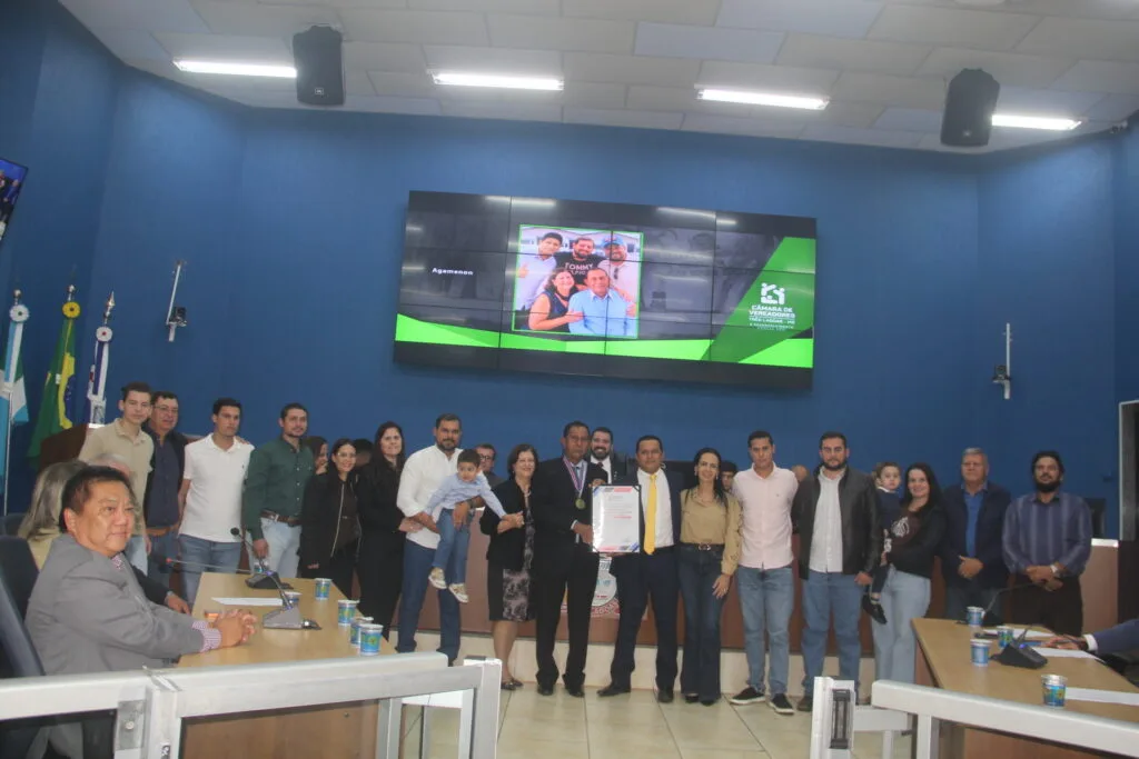 Câmara Municipal de Três Lagoas homenageia personalidades com Diploma de Mérito Legislativo Câmara Municipal celebra histórias e homenageia quem fez a diferença em Três Lagoas