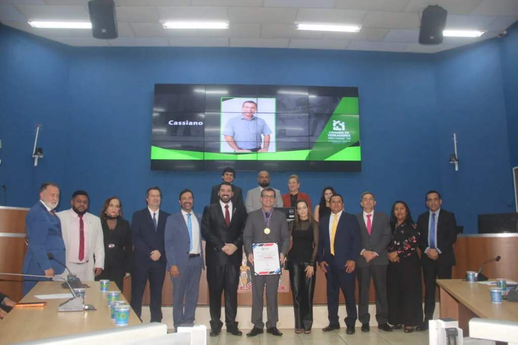 Câmara Municipal de Três Lagoas homenageia personalidades com Diploma de Mérito Legislativo Câmara Municipal celebra histórias e homenageia quem fez a diferença em Três Lagoas
