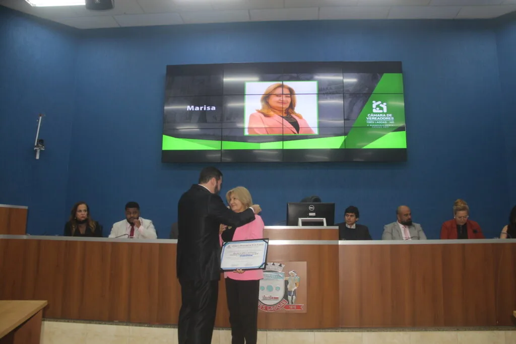 Câmara Municipal de Três Lagoas homenageia personalidades com Diploma de Mérito Legislativo Câmara Municipal celebra histórias e homenageia quem fez a diferença em Três Lagoas