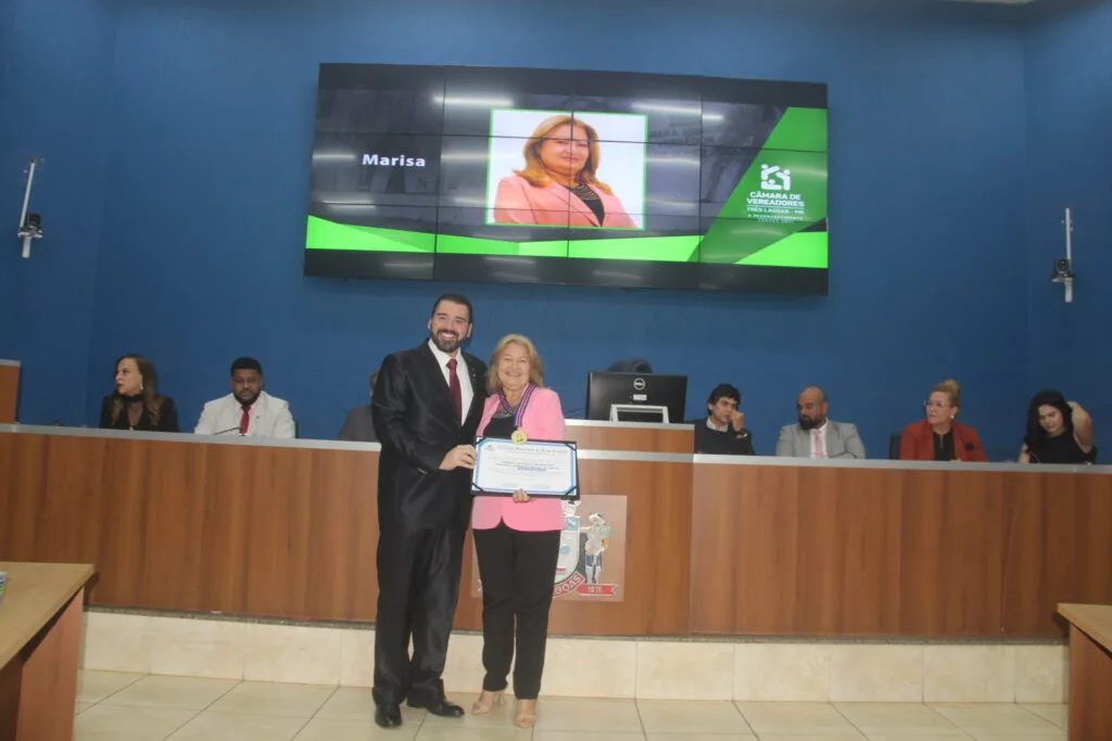 Câmara Municipal de Três Lagoas homenageia personalidades com Diploma de Mérito Legislativo Câmara Municipal celebra histórias e homenageia quem fez a diferença em Três Lagoas