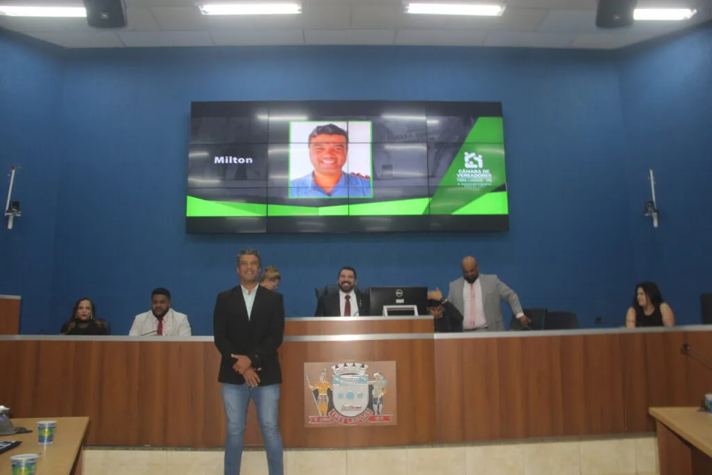 Câmara Municipal de Três Lagoas homenageia personalidades com Diploma de Mérito Legislativo Câmara Municipal celebra histórias e homenageia quem fez a diferença em Três Lagoas