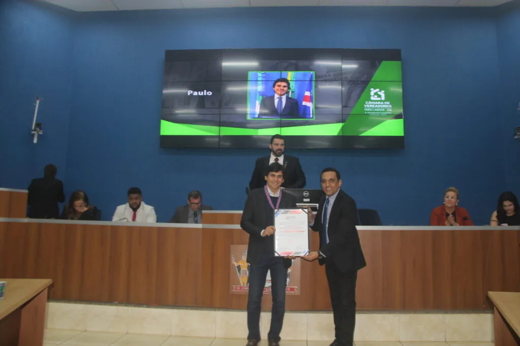 Câmara Municipal de Três Lagoas homenageia personalidades com Diploma de Mérito Legislativo Câmara Municipal celebra histórias e homenageia quem fez a diferença em Três Lagoas