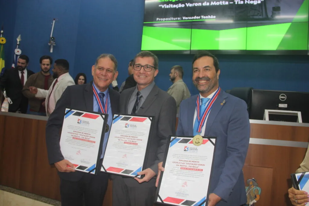 Câmara Municipal de Três Lagoas homenageia personalidades com Diploma de Mérito Legislativo Câmara Municipal celebra histórias e homenageia quem fez a diferença em Três Lagoas