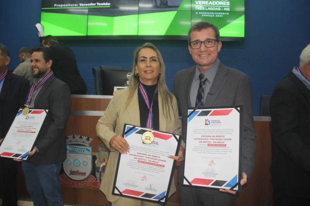 Câmara Municipal de Três Lagoas homenageia personalidades com Diploma de Mérito Legislativo Câmara Municipal celebra histórias e homenageia quem fez a diferença em Três Lagoas