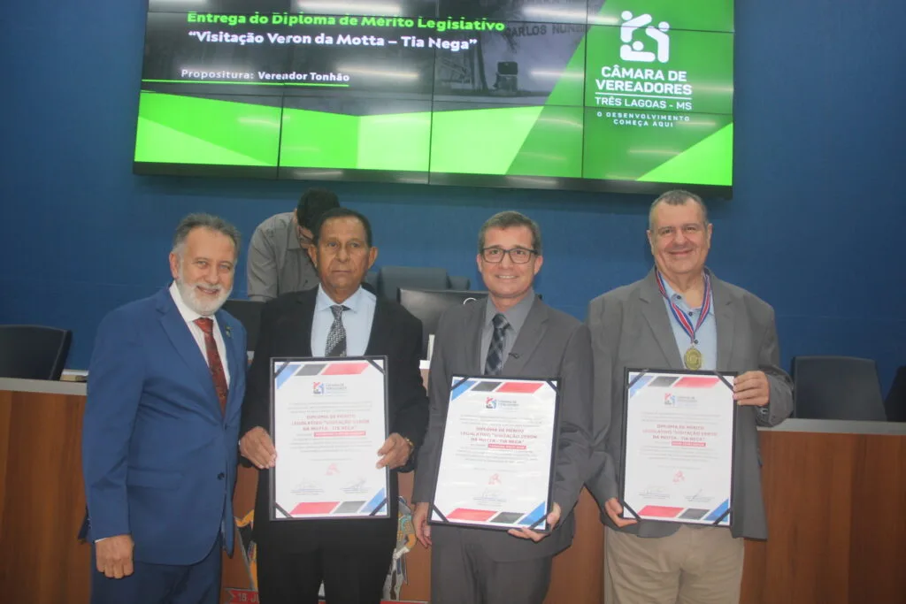 Câmara Municipal de Três Lagoas homenageia personalidades com Diploma de Mérito Legislativo Câmara Municipal celebra histórias e homenageia quem fez a diferença em Três Lagoas