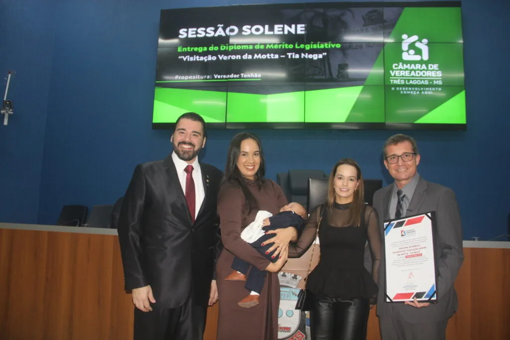 Câmara Municipal de Três Lagoas homenageia personalidades com Diploma de Mérito Legislativo Câmara Municipal celebra histórias e homenageia quem fez a diferença em Três Lagoas