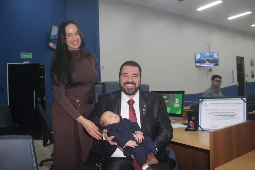 Câmara Municipal de Três Lagoas homenageia personalidades com Diploma de Mérito Legislativo Câmara Municipal celebra histórias e homenageia quem fez a diferença em Três Lagoas