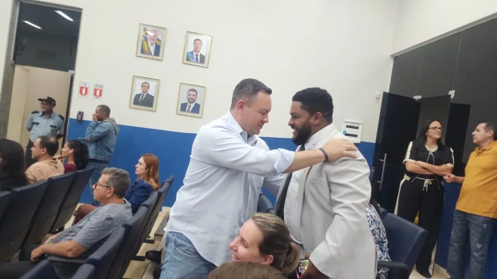 Câmara homenageia profissionais de Educação Física em noite de reconhecimento e emoção